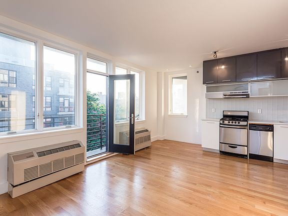 2nd image of 387 Franklin Ave #315