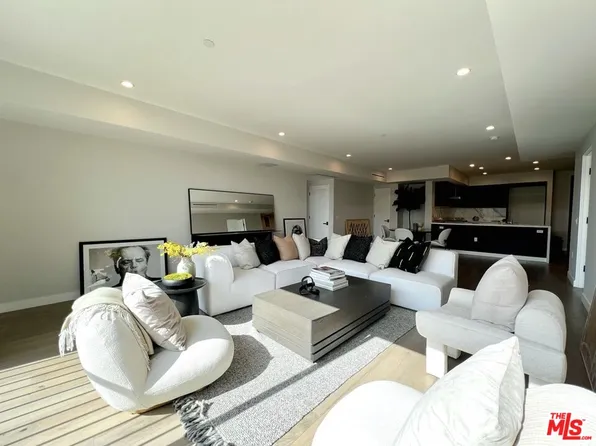 1017 N Croft Ave #204, Los Angeles, CA 90069