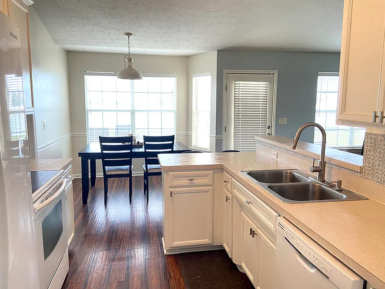 107 Ocean Ridge Ln — Photo 6