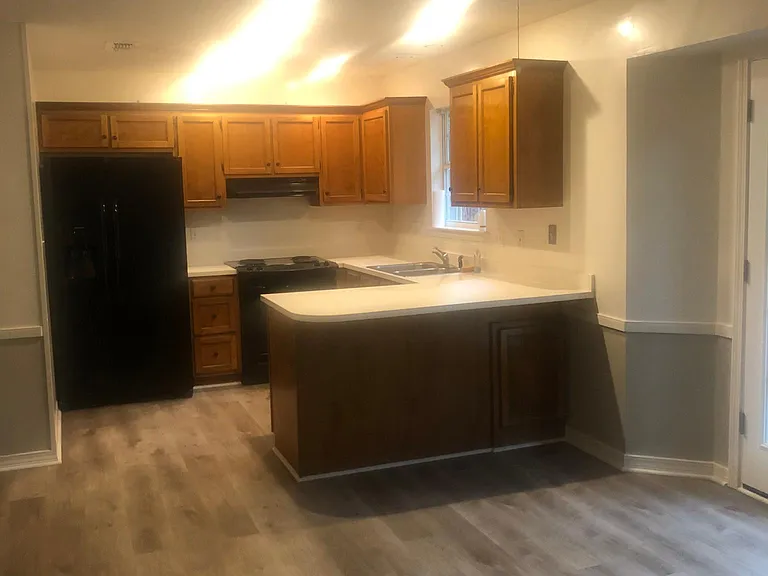 111 Meadow Wood Dr — Photo 2