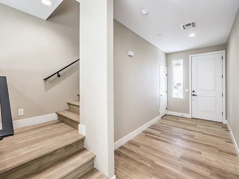 729 Milan Ave — Photo 5
