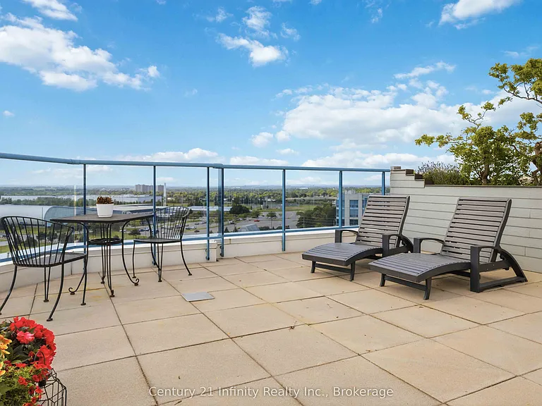 340 Watson St W #510 — Photo 41