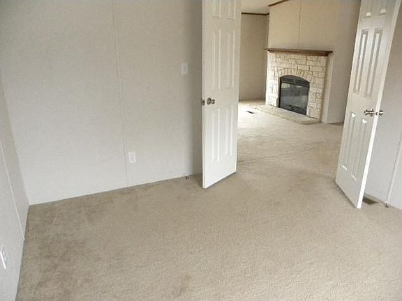 3rd image of 19500 SE 125th St