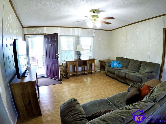 3rd image of 201 Thornhill Estates Ln