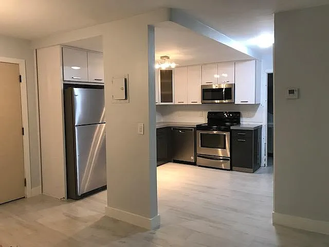 1754 Meridian Ave — Photo 3