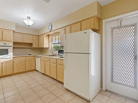 5th image of 4440 NE 16th Terrace