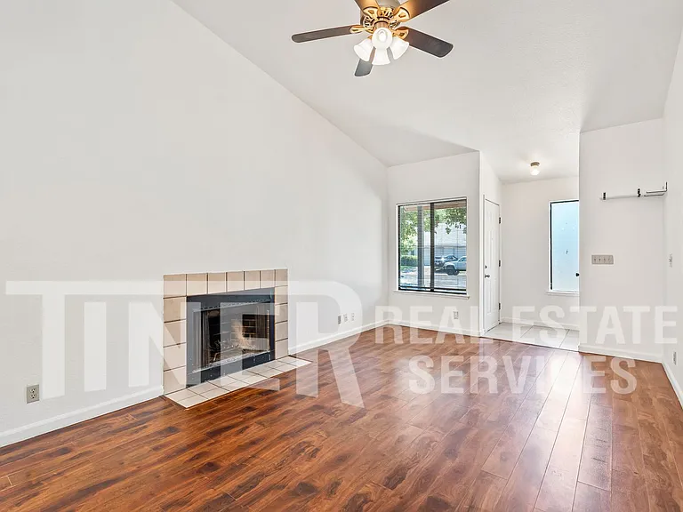 7323 Chivalry Way — Photo 3