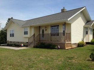 304 Maple Leaf Dr, Newport, TN 37821