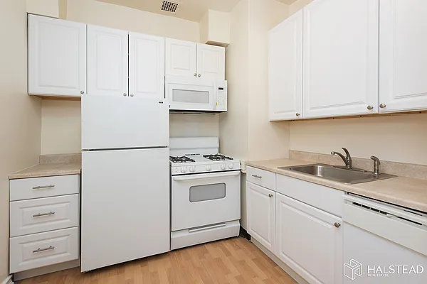 Rented by Halstead Real Estate | media 8