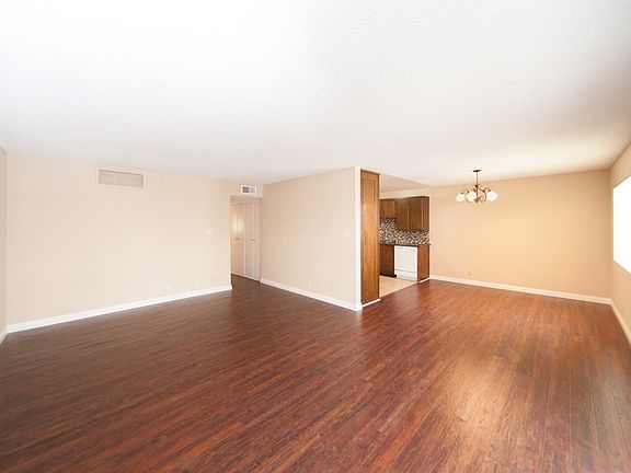 2nd image of 18619 Collins St APT F5