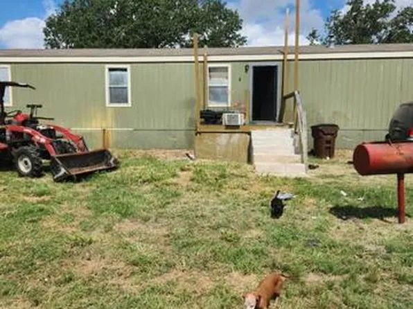 504 Hidden Meadows Rd, Poteet, TX 78065