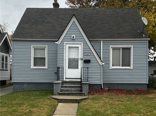 1517 Larchmont Rd, Cleveland, OH 44110