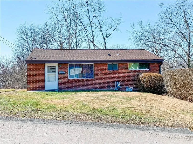 385 Camilla St photo 1