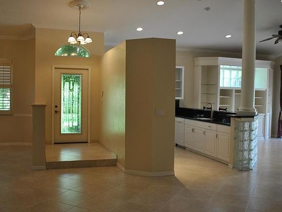 3rd image of 8400 Staniel Cay