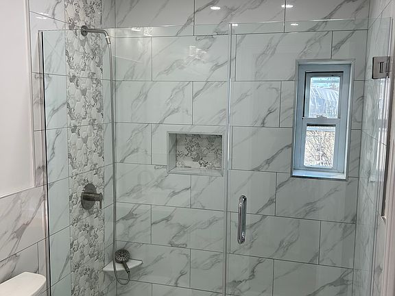5th image of 94 Martha Ct #12B