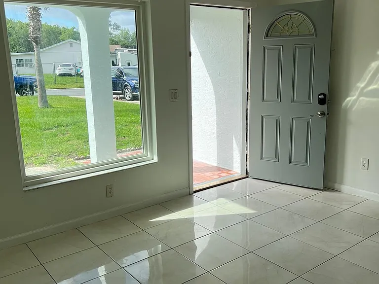 700 Bayberry Ct — Photo 2