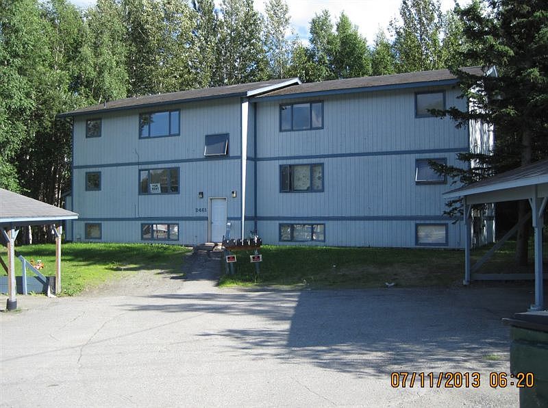 Fishhook Building Front