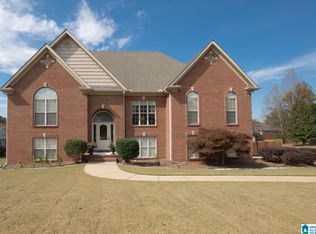 400 Cornwall Dr, Maylene, AL 35114