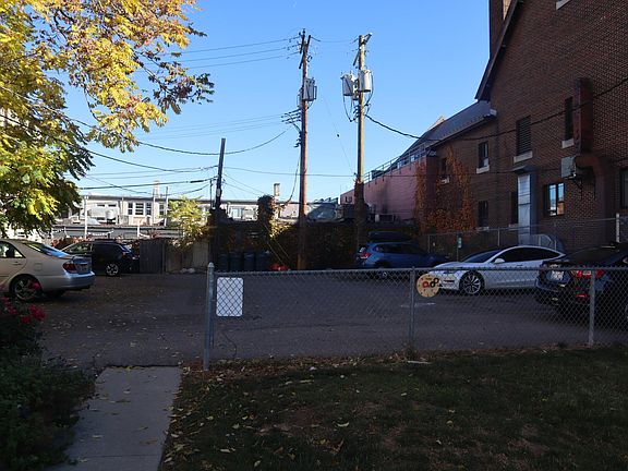 3rd image of 321 W 6th St APT 6