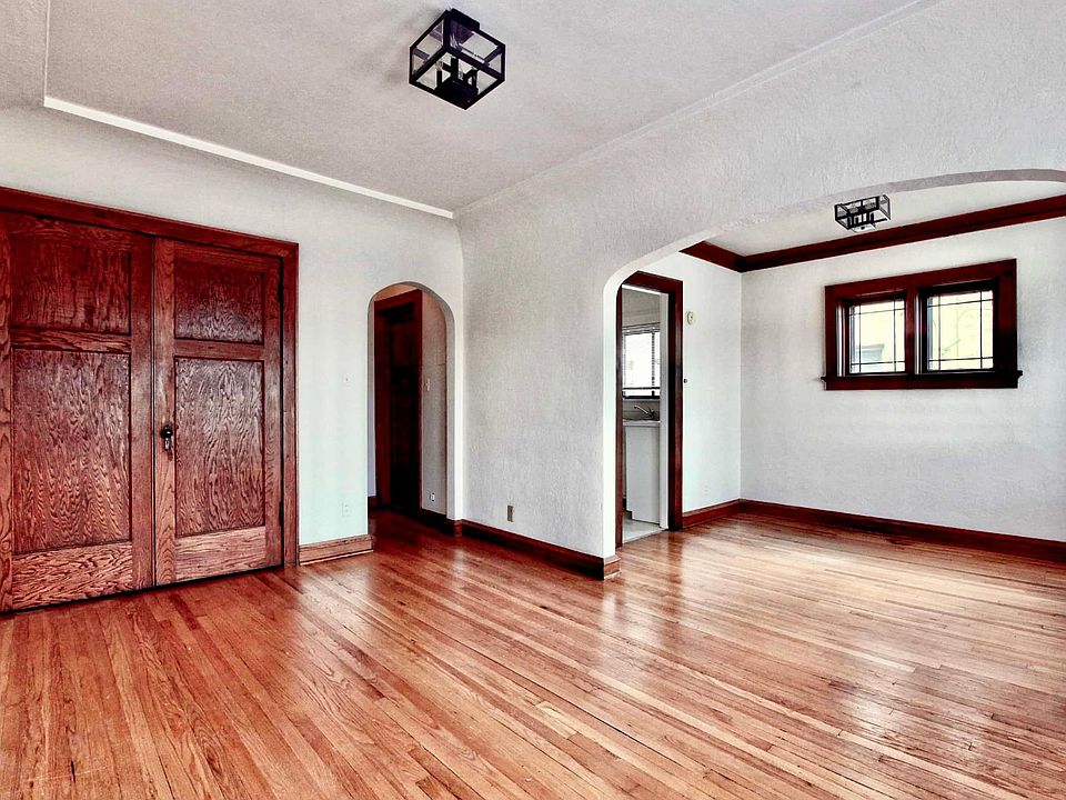 1st image of 3633 N Humboldt Blvd APT 6