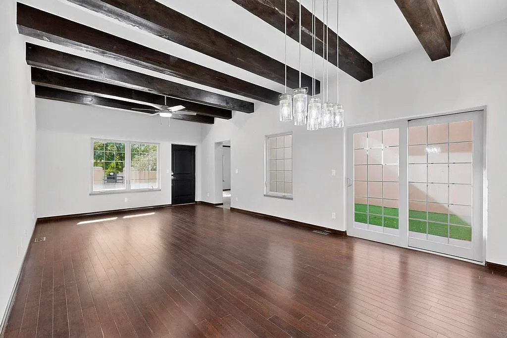 3 bed, 1904 sqft, $3,195 — Photo 4