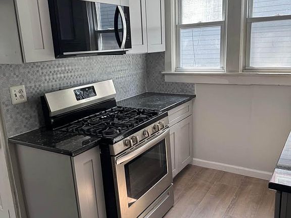 4th image of 50 Division St