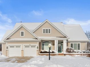 8910 Arbor Hill Dr, Racine, WI 53406