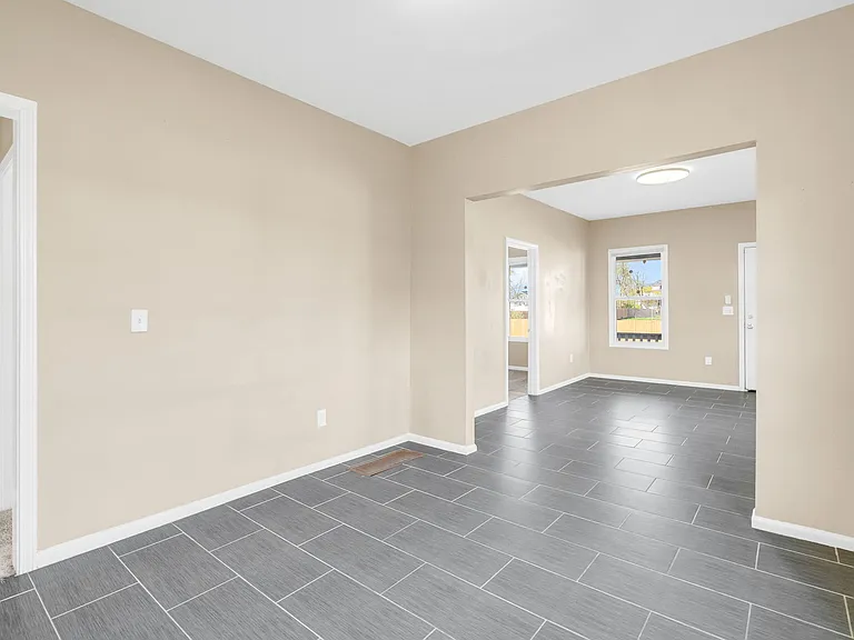 6423 Hazlett St — Photo 8