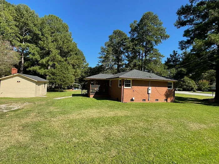 3 bed, 1.5 bath, 1481 sqft, $1,400 — Photo 2