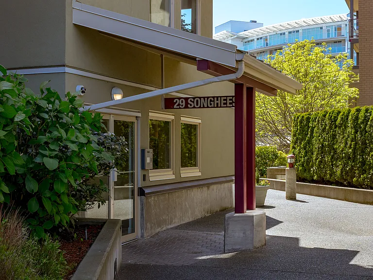 Songhees Rd — Photo 36