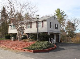 15 Pine Ridge Dr, Oxford, MA 01540