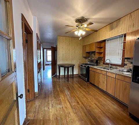 4th image of 2555 W 45th St Unit 2