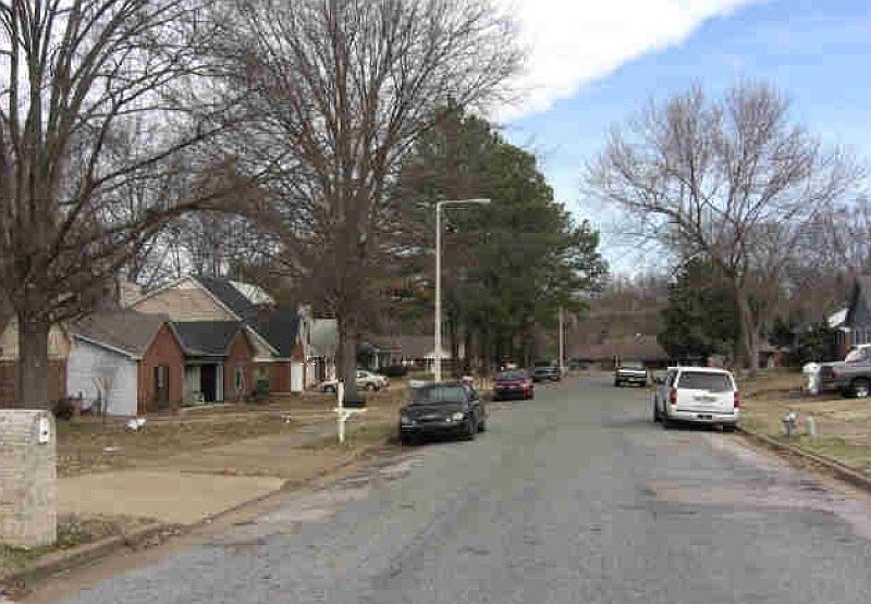 2nd image of 2209 Woodfield Park Rd