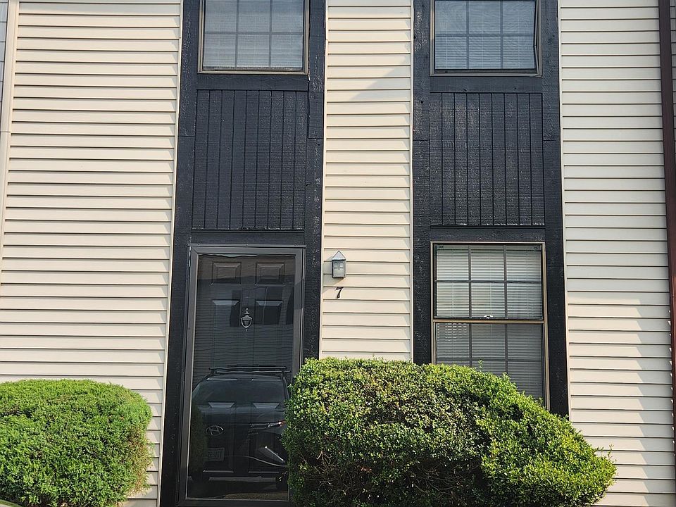 1st image of 7 Countryplace Ln