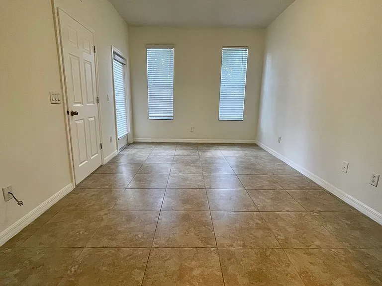 2481 Temple Grove Ln — Photo 10