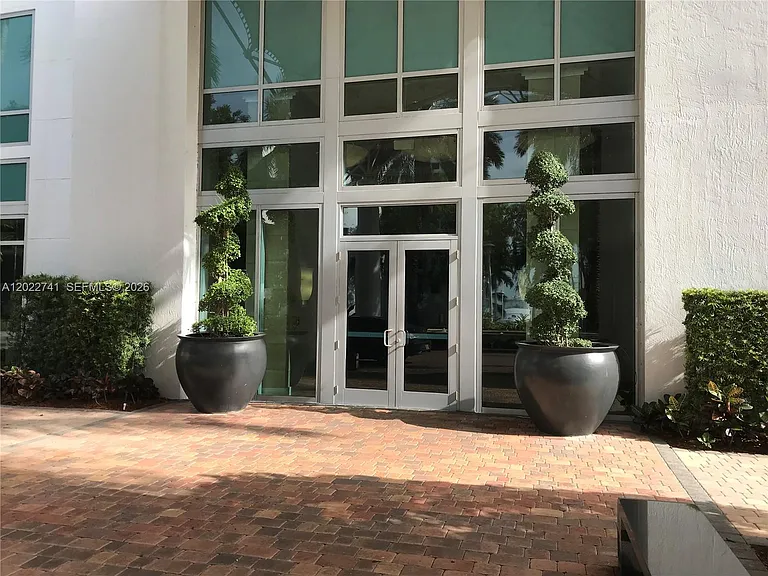 7900 Harbor Island Dr #523 — Photo 31