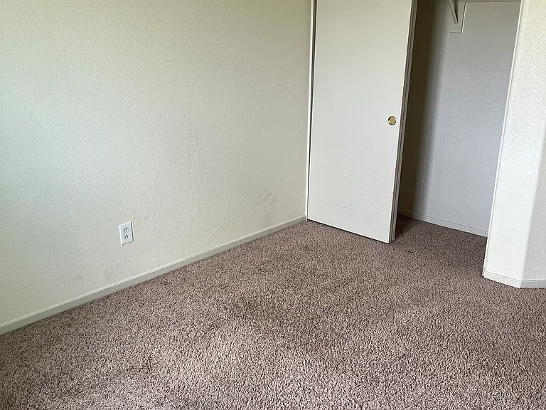 6047 Dresden Way — Photo 17