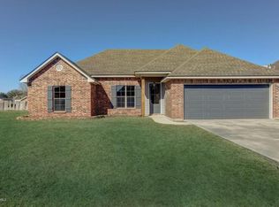 213 Oak Hill Ln, Youngsville, LA 70592