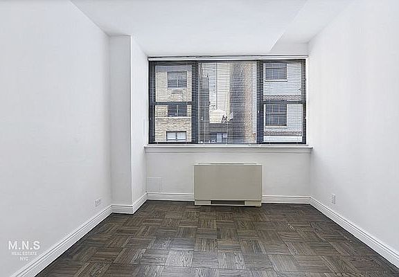 5th image of 155 E 55th St APT 10B