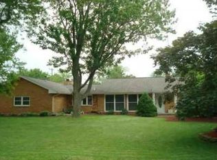 808 Red Mill Dr, Tecumseh, MI 49286