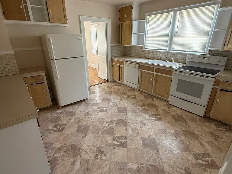 1002 N Rotary Dr — Photo 6