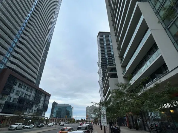 4070 Confederation Pkwy, Mississauga, ON