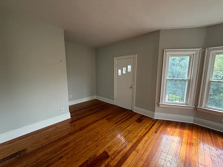 453 Herkimer St #UPPER — Photo 6