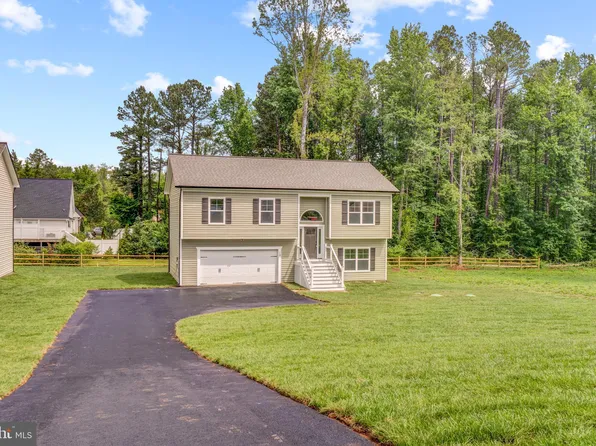 19 Carol St, Fredericksburg, VA 22405