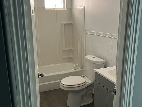 5th image of 428 South St