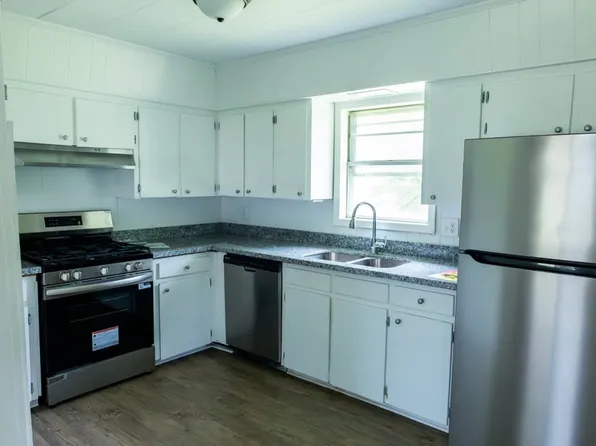 704 Cecile Blvd, Breaux Bridge, LA 70517