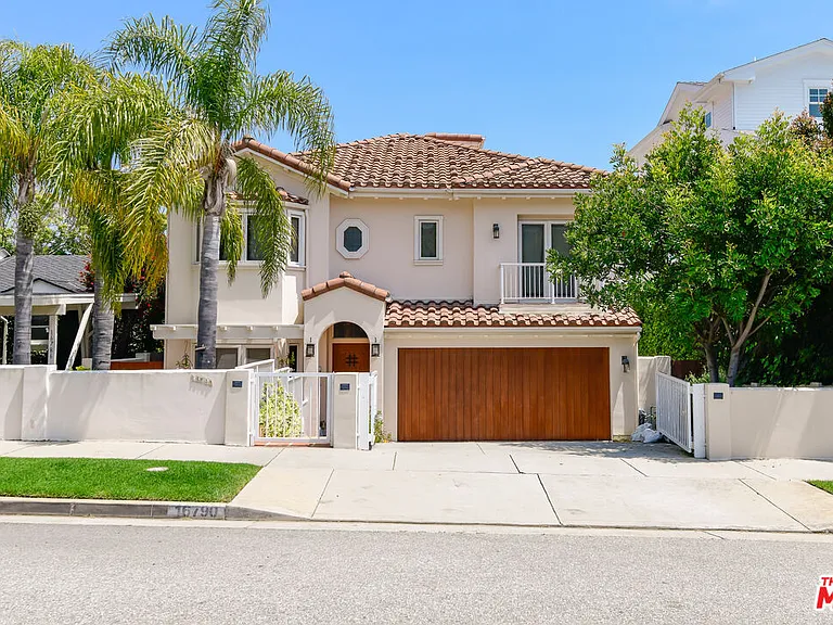 16790 Marquez Ave — Photo 32