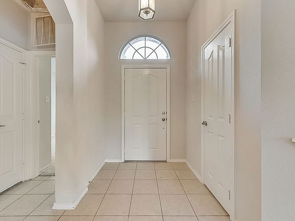 3rd image of 12736 Hannahsville Ln