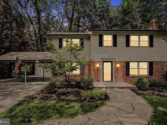 3rd image of 7613 Dew Wood Dr
