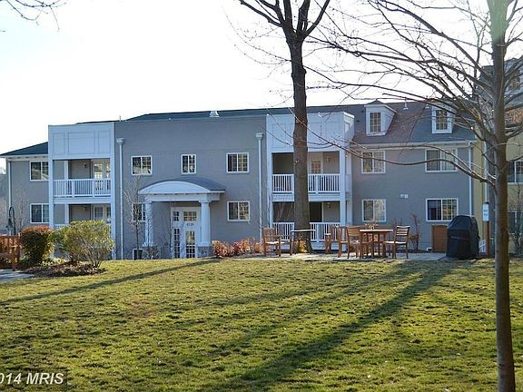 2nd image of 4139 S 4 Mile Run Dr Unit 301